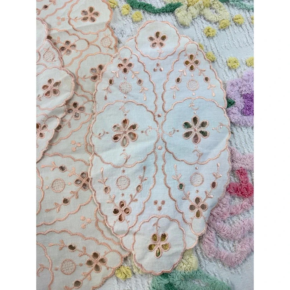 Vintage 4pc Eyelet Embroidered Dresser Scarf Set Peach Cream Scalloped Doilies
